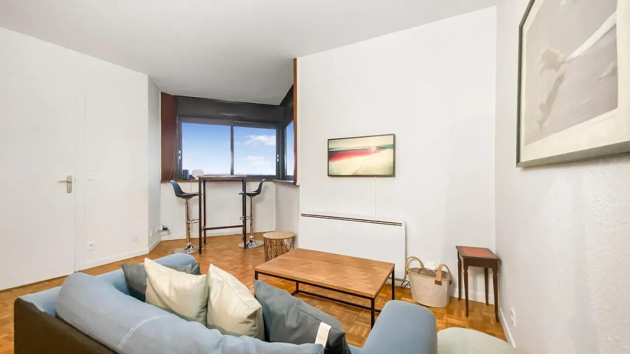 Homey Vista - Hyper-Centre - Wifi - Appartement Cosy Annemasse Apartment